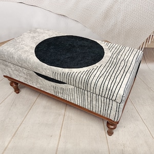 Ottoman bench, Space saver, Upholstered bench, Footstool bench, Coffee table bench, Bedroom bench, Hallway bench, Storage bench, ST 886