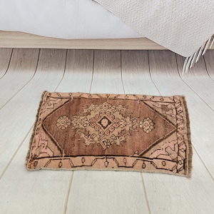 hand knotted rug, cottage rugs, organic rug, small rug, soft pile rug, entry rug, turkish vintage rug, bath mat, 1.6 x 2.6 ft, VT 4734