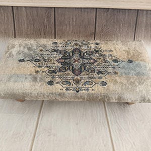 Sgabello da letto, Sgabello a sella, Poggiapiedi, Pouf per sedie a dondolo, Mobili artigianali, Sgabello basso, Portaoggetti per divano, Sgabello boho, Pouf, 41 immagine 14