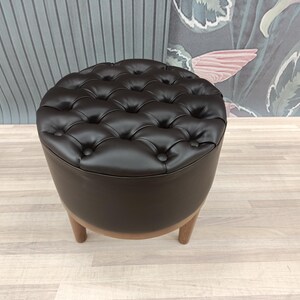 Pouf ottoman, Chesterfield stool, Leather stool, Barrel stool, Pub stool, Foot rest stool, Upholstered bench, Cocktail stool, FS KM-25