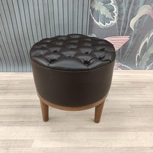 Pouf ottoman, Chesterfield stool, Leather stool, Barrel stool, Pub stool, Foot rest stool, Upholstered bench, Cocktail stool, FS KM-25