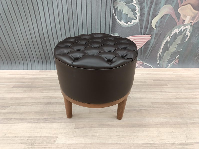 Pouf ottoman, Chesterfield stool, Leather stool, Barrel stool, Pub stool, Foot rest stool, Upholstered bench, Cocktail stool, FS KM-25