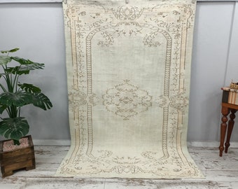 vintage oushak rug, distressed rug, guestroom rug, floral design rug, nomadic rug, turkish rug, oushak area rug, 5.6 x 8.6 ft, VT 4807