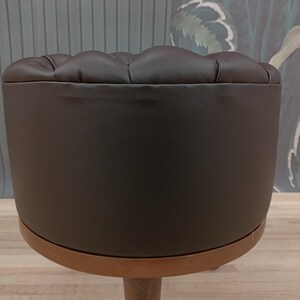 Pouf ottoman, Chesterfield stool, Leather stool, Barrel stool, Pub stool, Foot rest stool, Upholstered bench, Cocktail stool, FS KM-25