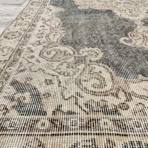 vintage oushak rug, ornate rug, hand knotted rug, organic wool rug, turkish rug, backdoor rug, framed rug, antique rug, 3.5x6.4 ft, VT 5820