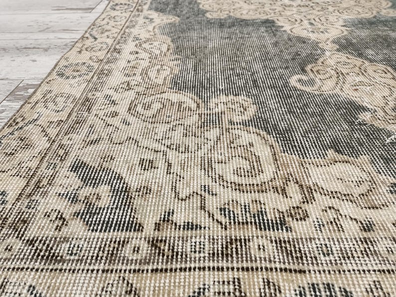 vintage oushak rug, ornate rug, hand knotted rug, organic wool rug, turkish rug, backdoor rug, framed rug, antique rug, 3.5x6.4 ft, VT 5820