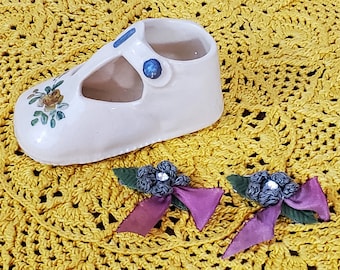 Vintage 1940s T-strap Ceramic Baby Shoe Cream and Barrettes