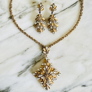 Trifari Gold Leaves and Pearls Necklace - Etsy
