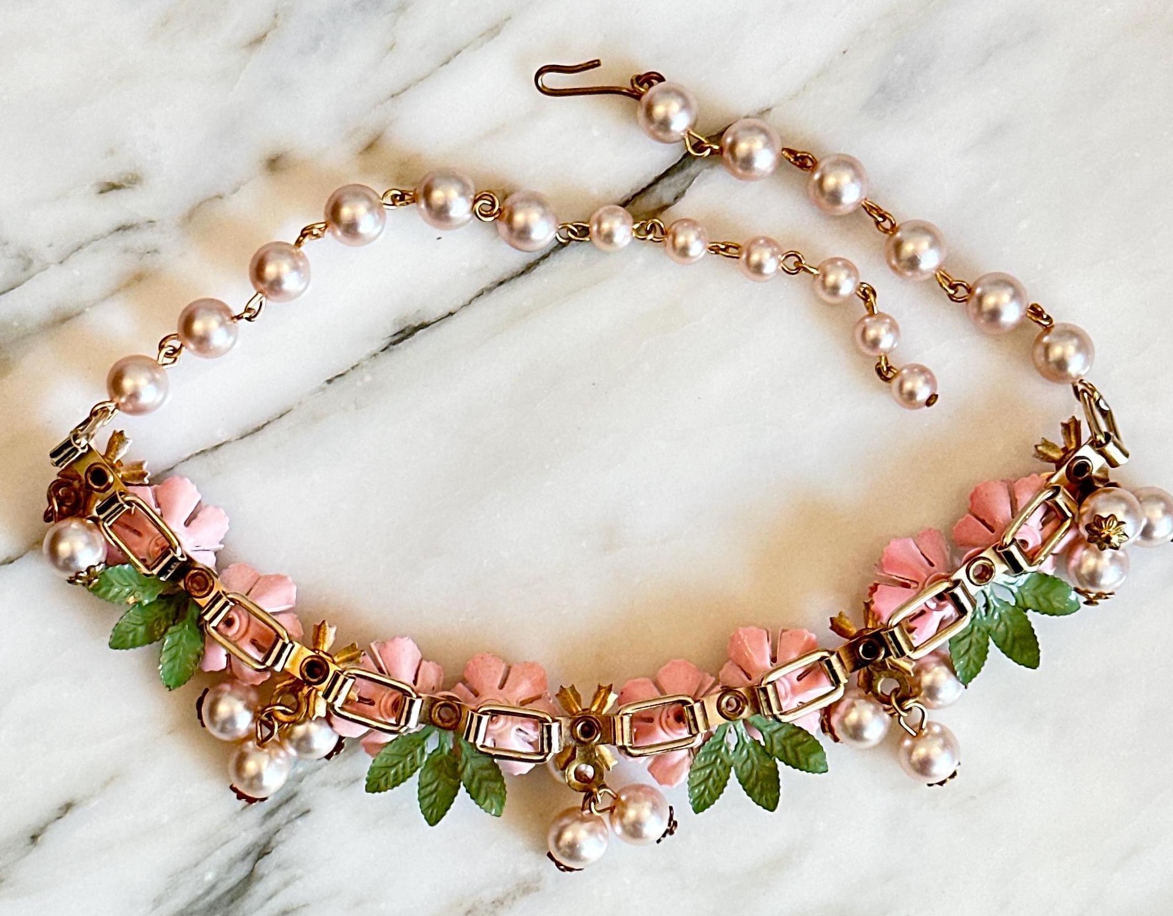 ★関税込★VINTAGE HOLLYWOOD★Flower Vine Pearl Necklace★ ☆関税込☆VINTAGE HOLLYWOOD☆Flower Vine Pearl Necklace