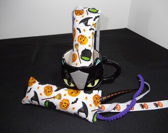 Pateador de gatos con hierba gatera de temporada espeluznante