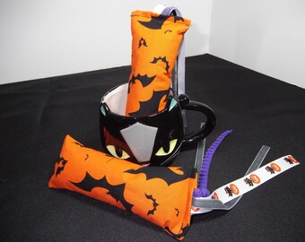 Pateador de gatos con hierba gatera de temporada espeluznante