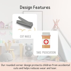 Może przedstawiać: Białe tło z tekstem "Design Features" w kolorze czarnym. Na białych kartkach pokazano dwie ilustracje. Pierwsza ilustracja przedstawia obcinacz do paznokci. Druga ilustracja przedstawia butelkę lek&oacute;w z czerwonym znakiem plus na etykiecie. Tekst "Cut Nails" znajduje się pod ilustracją obcinacza do paznokci. Tekst "Take Medication" znajduje się pod ilustracją butelki lek&oacute;w. Tekst "Our rounded corner design protects children from accidental cuts and helps reduces wear and tear." znajduje się na dole obrazu.