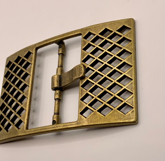 Large Rectangular Cutout Chevron Grid Center Bar … - image 4