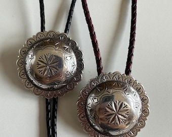 Engraved Floral Circle Silver Western Style Bolo Tie - Real Leather Necklace Handmade Necktie Necklace Cowgirl Cowboy Unique