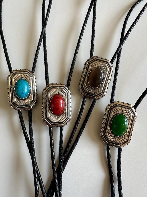Bolo Tie In Pelle Con Ciondolo Turchese – Stile Western Per Donne E Uomini