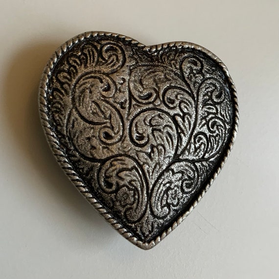 Beautiful Small Heart with Rope border and Vine L… - image 4