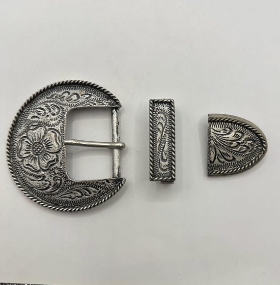 3 VTG Style Accessories Belt Buckle Vintage 3 Piece Western Belt Buckle Set - Floral Engraved  main image 3