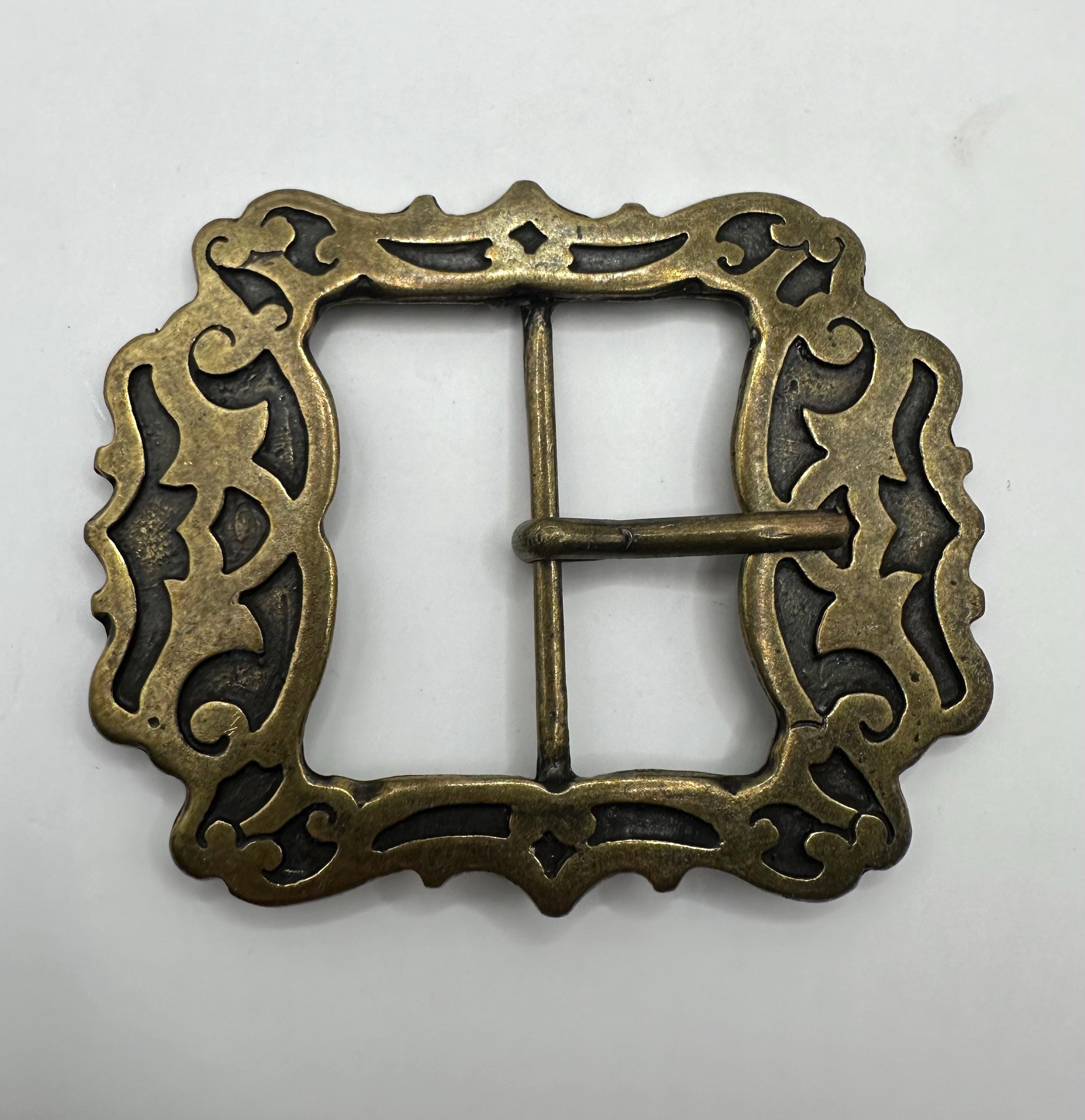 Unique Victorian Style Centre Bar Unusual Shape  display picture 1