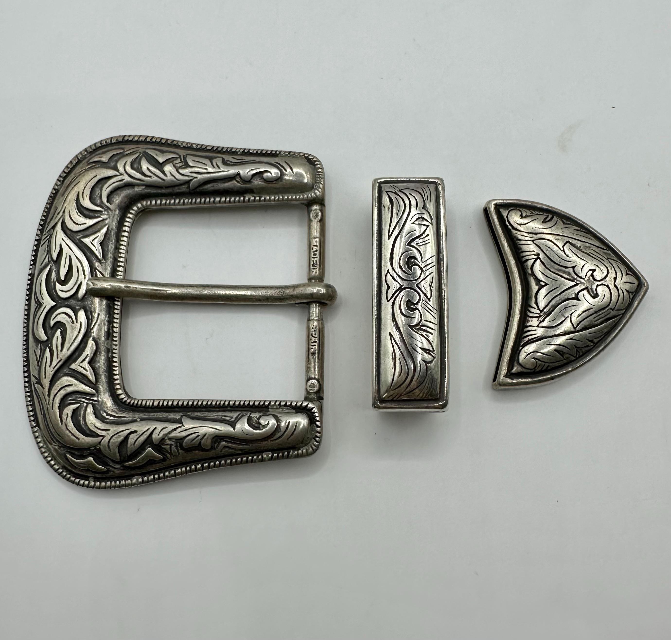 Boucle de ceinture de remplacement à design occidental antique avec finition florale gravée ornementée, Laiton