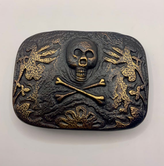 Rectangular Trophy Style Abstract Skull and Cross… - image 10