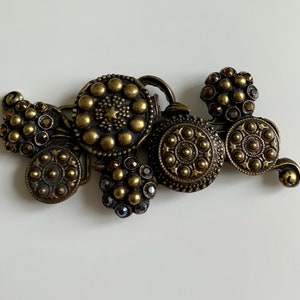 Waanzinnig mooie grote ingewikkeld gedetailleerde bloemen abstracte sterren Swarovski kristallen studs zeldzame verwisselbare riem gesp vrouwen cadeau
