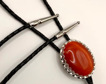Collar de lazo de bolo con piedras preciosas sintéticas de color naranja, collar de lazo de bolo reciclado de cuero genuino, collar de vaquera occidental, fiesta de rodeo