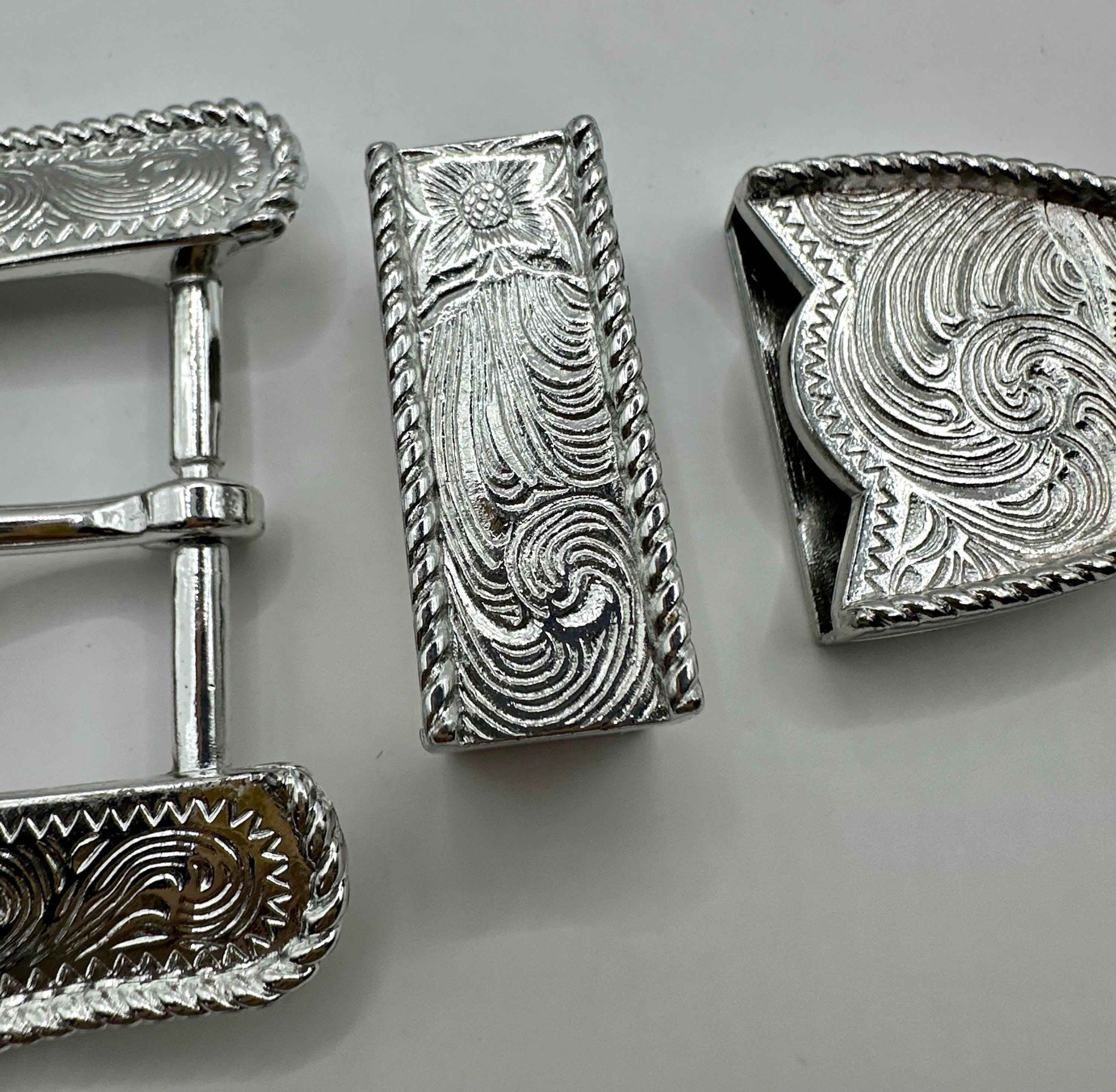 Western Belt Buckle‎ Vintage 1994 Set 3 Piece Engraved Silver Scroll Floral Classic Engraved Western 3 Piece Belt Buckle Set, Floral and  main image 4