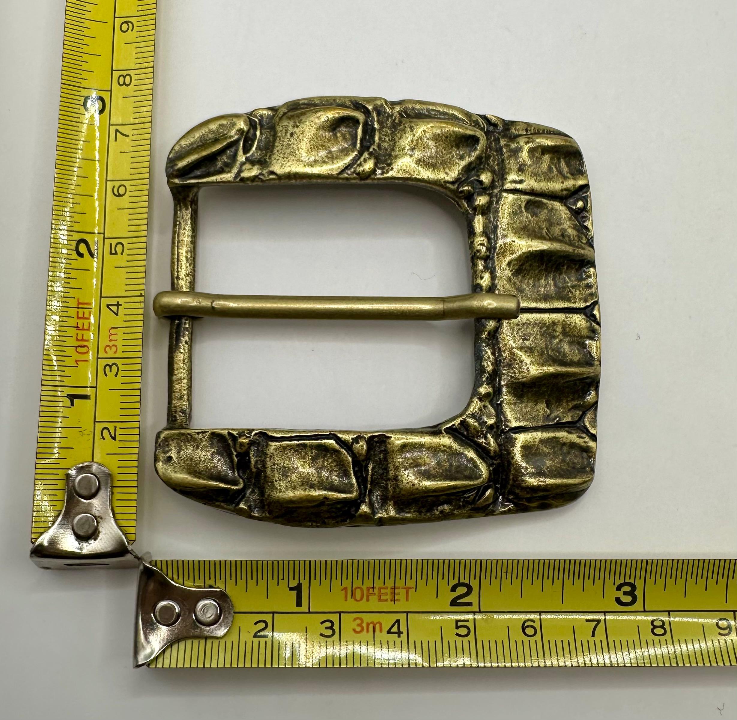 Vintage Grunge Distressed Crocodile Texture End Bar Belt Buckle