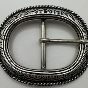 Italian Made Oval Vintage Centre Bar Belt Buckle Boho Pattern Chevron Rope Border High Quality Well Made Unique