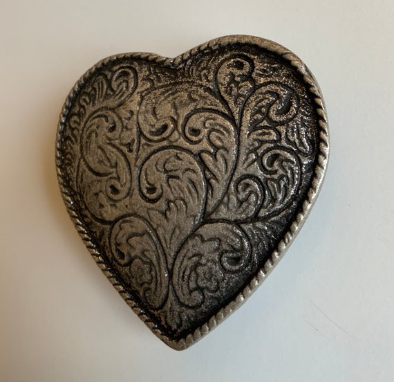Beautiful Small Heart with Rope border and Vine L… - image 3