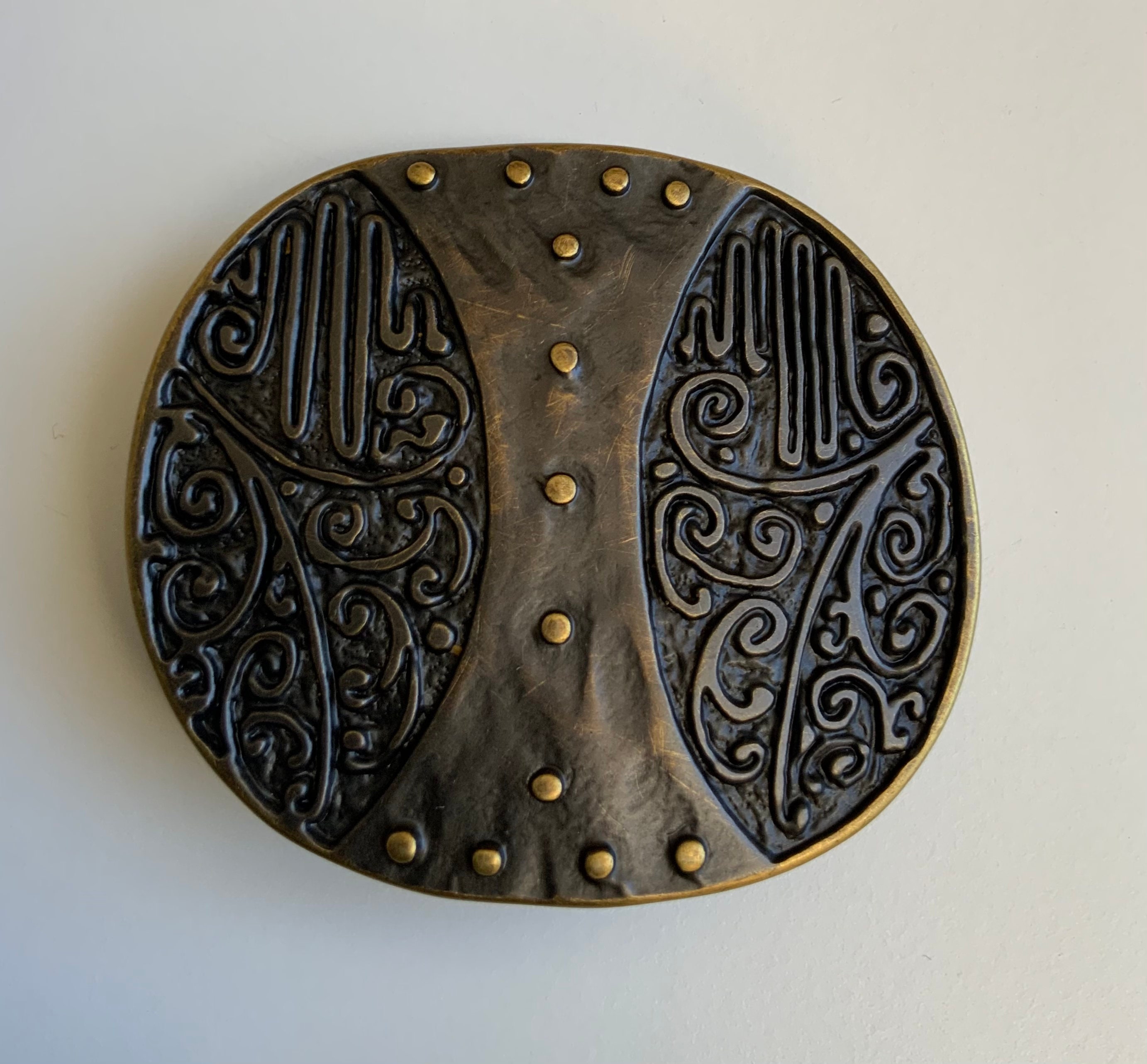 Boucle De Ceinture Celtique Gothique Moyen âge - Laiton Ancien, Diamètre 7 Cm, Neuf Avec étiquettes
