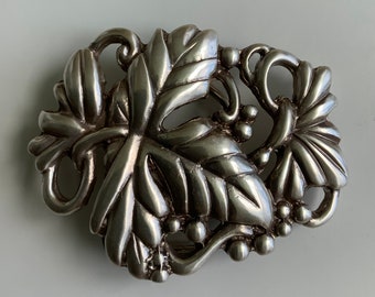 Maple Leaf and Vine Filigreed Belt Buckle Silver Plated