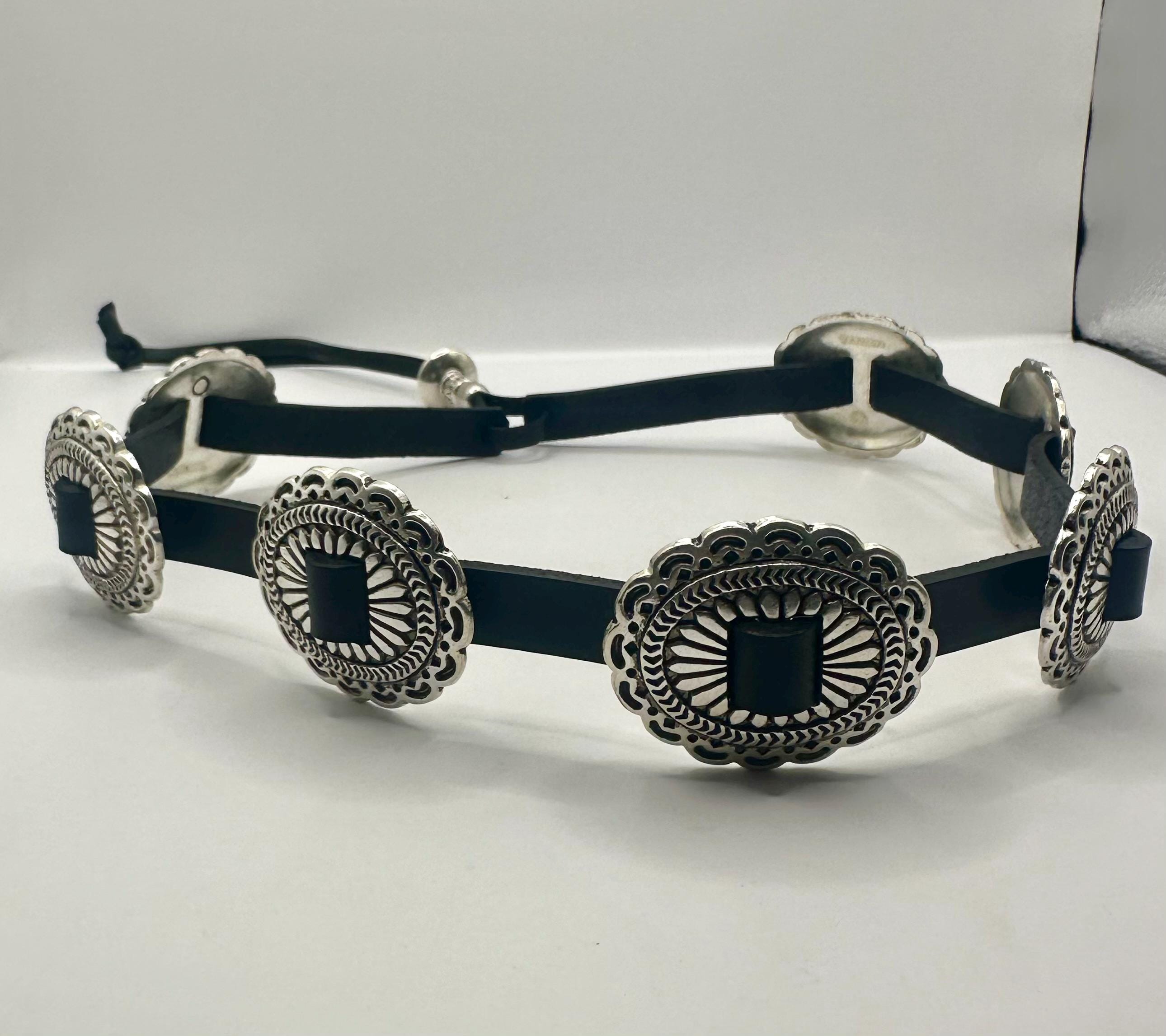 Bandeau Western En Cuir Noir Avec Conchos Argentés - Taille Ajustable - Style Cowboy USA - Neuf Avec étiquettes