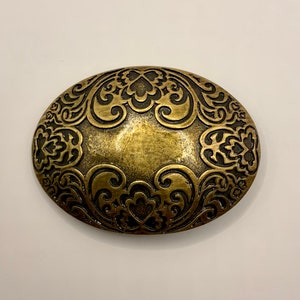 Vintage Oval Engraved Sculpted Floral and Vine Pattern Belt Buckle Antique Brass Interchangeable Buckle