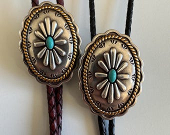 Zilveren zuidwestelijke pompoen bloem ovale stijl bolo stropdas - echt leer faux turkoois handgemaakte stropdas ketting cowgirl cowboy uniek