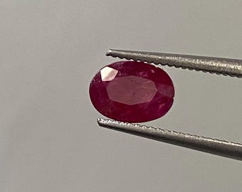 Natural Oval Burma Ruby :  Red Gemstone (7x5MM)valentine day gift