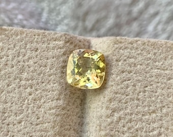 Raro granate de Mali de color dorado