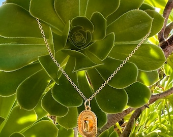 Divina Single Pendant Necklace