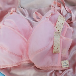 Vintage 1950s Hollywood Vassarette Bullet Bra, Powder Pink Lingerie, Lace Vintage Bra, Pin-up, Bombshell, Deadstock, Original Tags 32 C