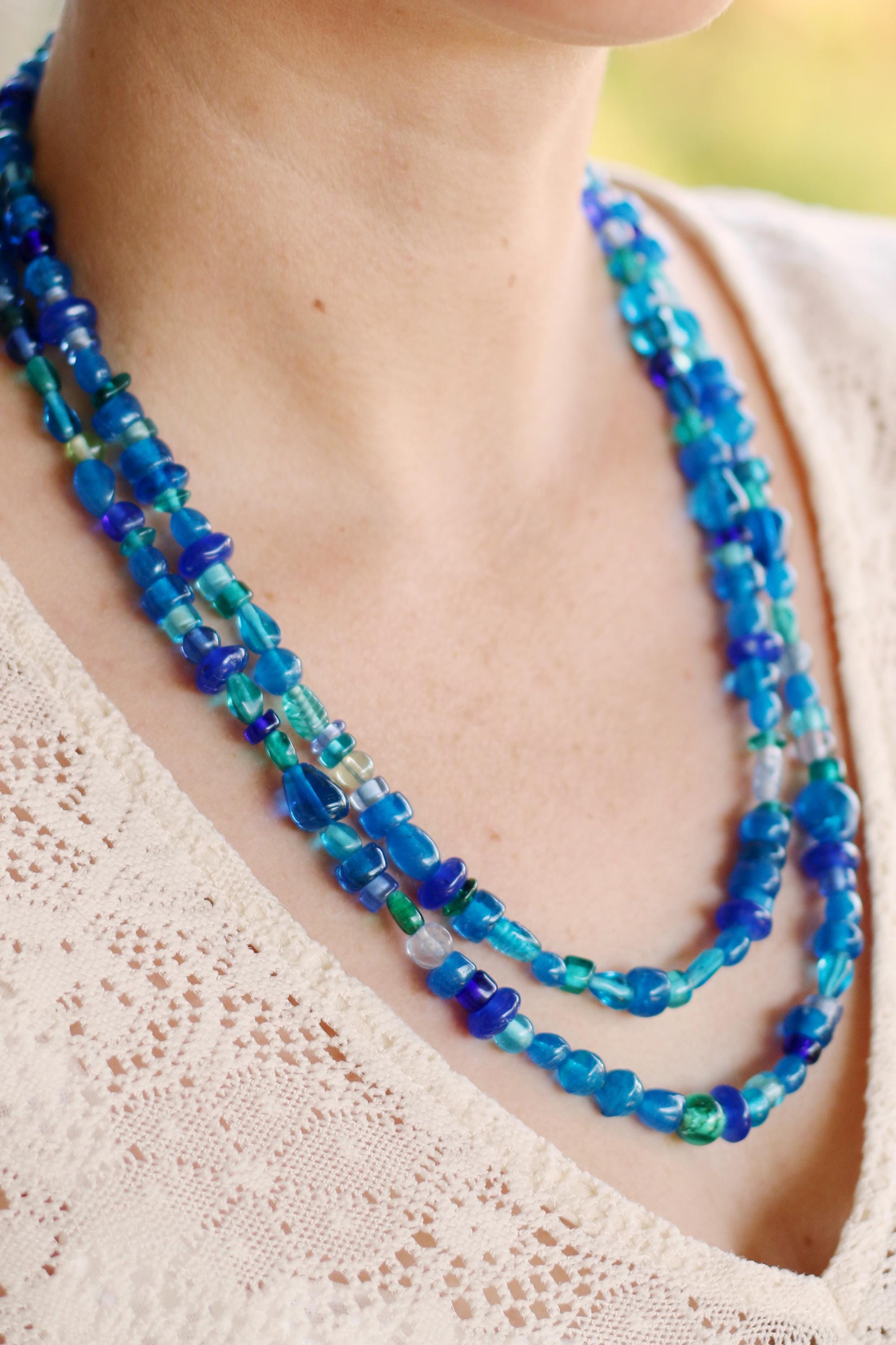 Collier Long Vintage Années 40/60 - 49 Perles En Pâte De Verre Bleue, Rétro, Occasion