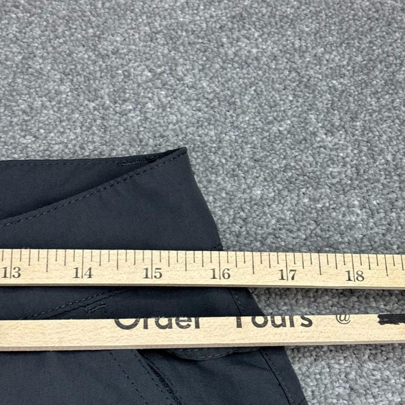 Calça Mammut tamanho adulto médio cinza para caminhadas, montanhismo e atividades ao ar livre, ideal para chuva e outras atividades ao ar livre. imagem 3