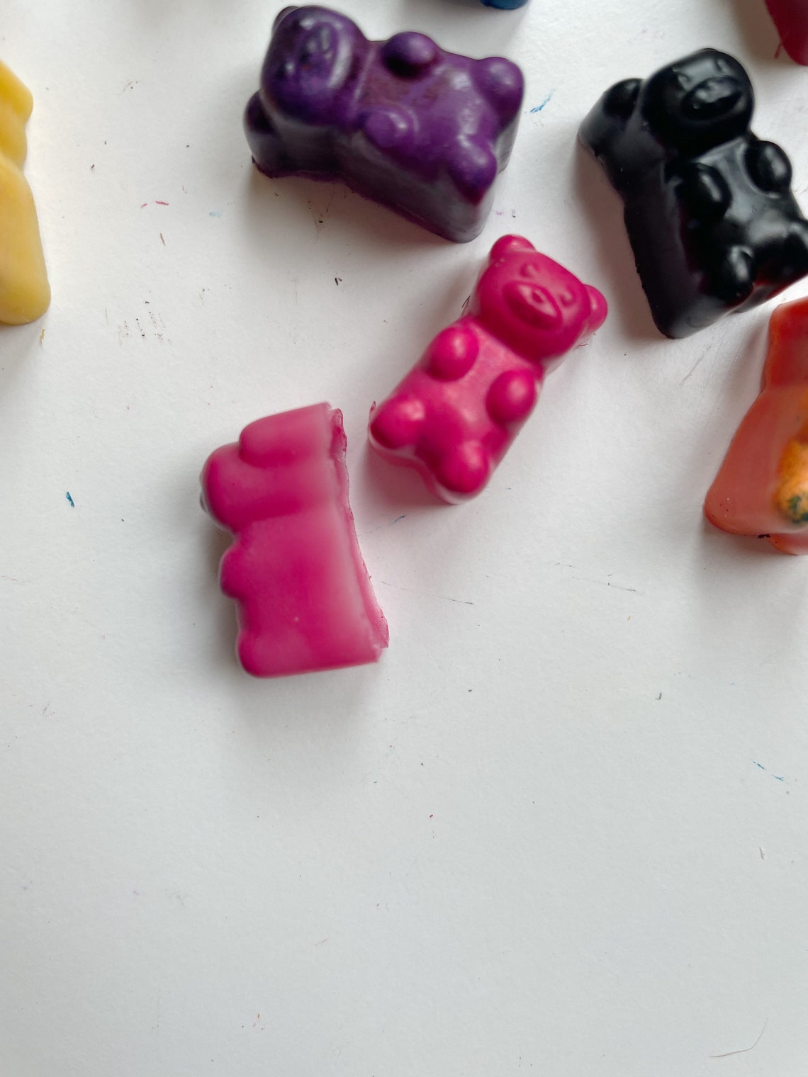 Recycled Gummy Bear Shaped Crayons / Gift for Kids / Benefits Etsy