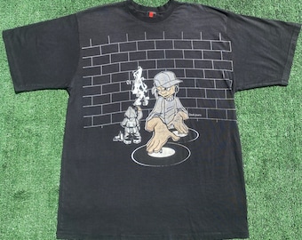 Vintage Y2K Dtek Jeans Rap Hip Hop Cartoon DJ camiseta para hombre Sz XL Long