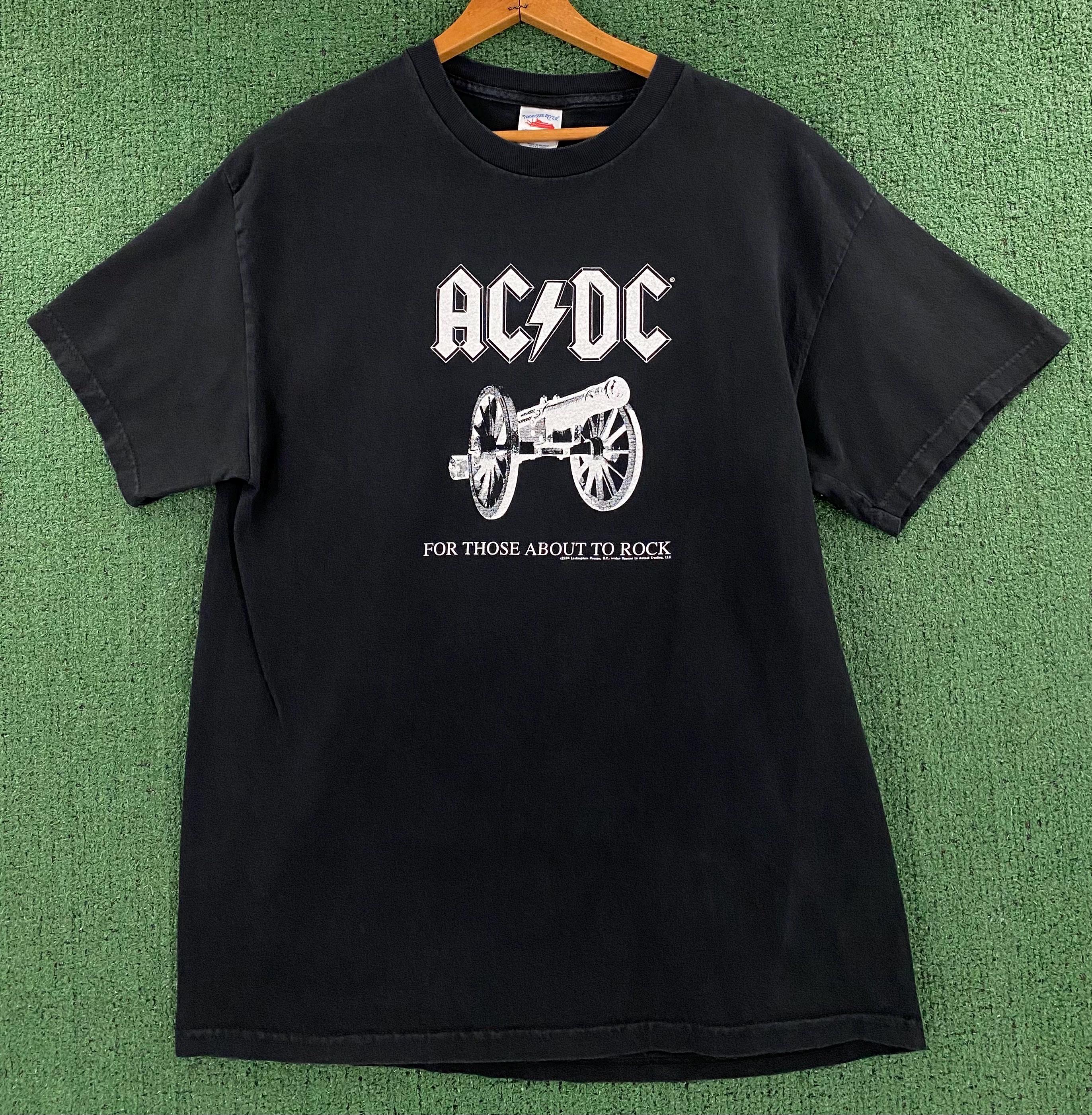 Vintage 2004 AC/DC Cannon for Those About to Rock Band T-shirt 