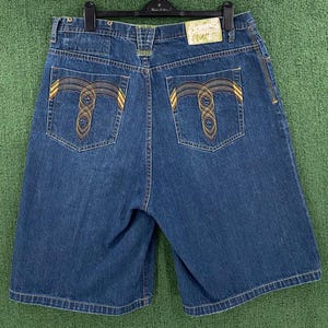 Vintage Y2K Akademiks Colorful Embroidered Denim Jean Shorts Jorts Mens Size 38