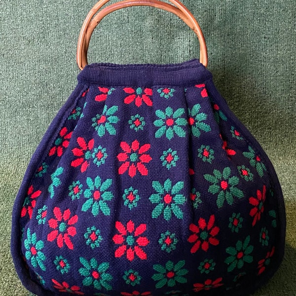 Vintage 70's Knit Flower Handbag Purse 15”x20”