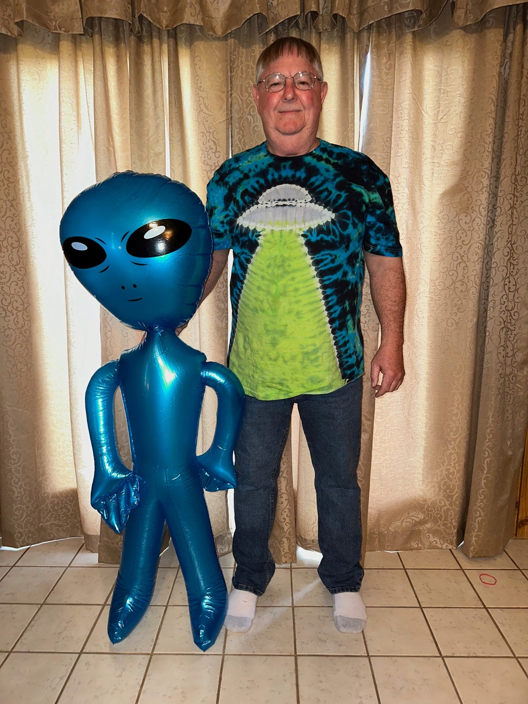 Handmade Tie Dye Alien Spaceship T-shirt – UFO Design • Retro Sci-fi ...
