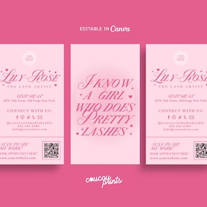 Puede incluir: Tres tarjetas de visita de color rosa claro con texto en rosa oscuro. Las tarjetas exteriores muestran Lily-Rose The Lash Artist, direcci&oacute;n, iconos de redes sociales y un c&oacute;digo QR. La tarjeta central dice I KNOW A GIRL WHO DOES PRETTY LASHES.