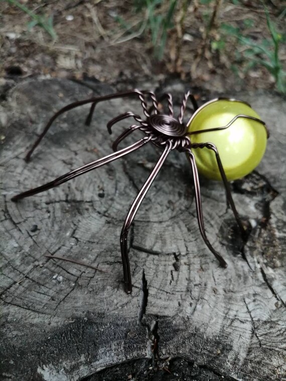 Aluminum Wire Spider With Bead -  UK