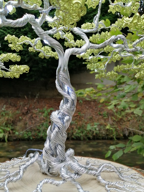 Leuchtende Bonsai-Baum-Skulptur aus Aluminiumdraht - .de